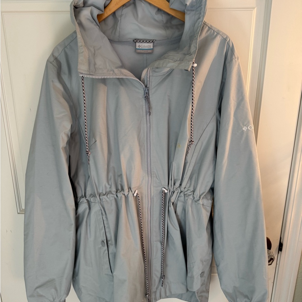 Columbia Women's Light Gray Hooded Rain Jacket